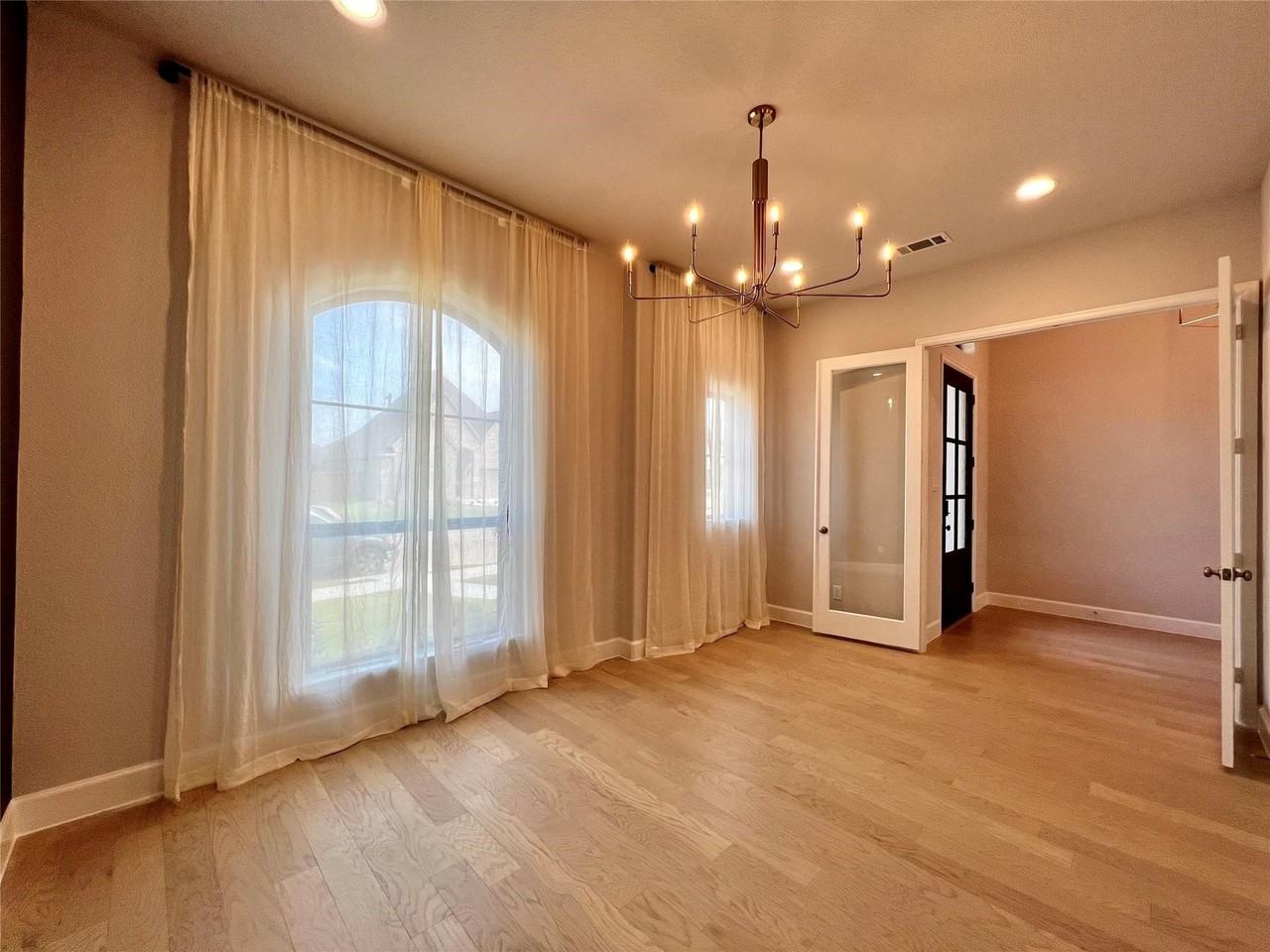 2271 Macy Way - Photo 6 of 35