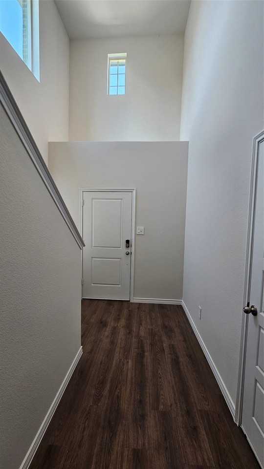 1928 Lostwood Dr - Photo 2 of 13