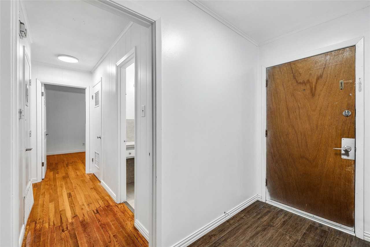 7108 Willis Ave - Photo 4 of 38