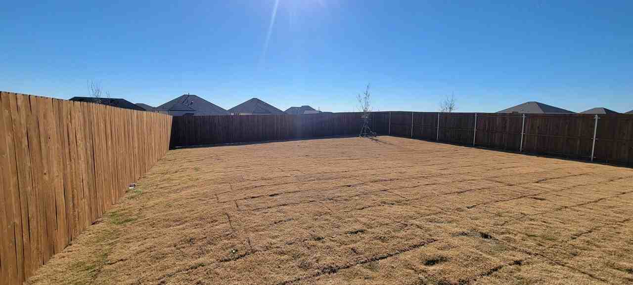 2633 Oneida Ln - Photo 6 of 38