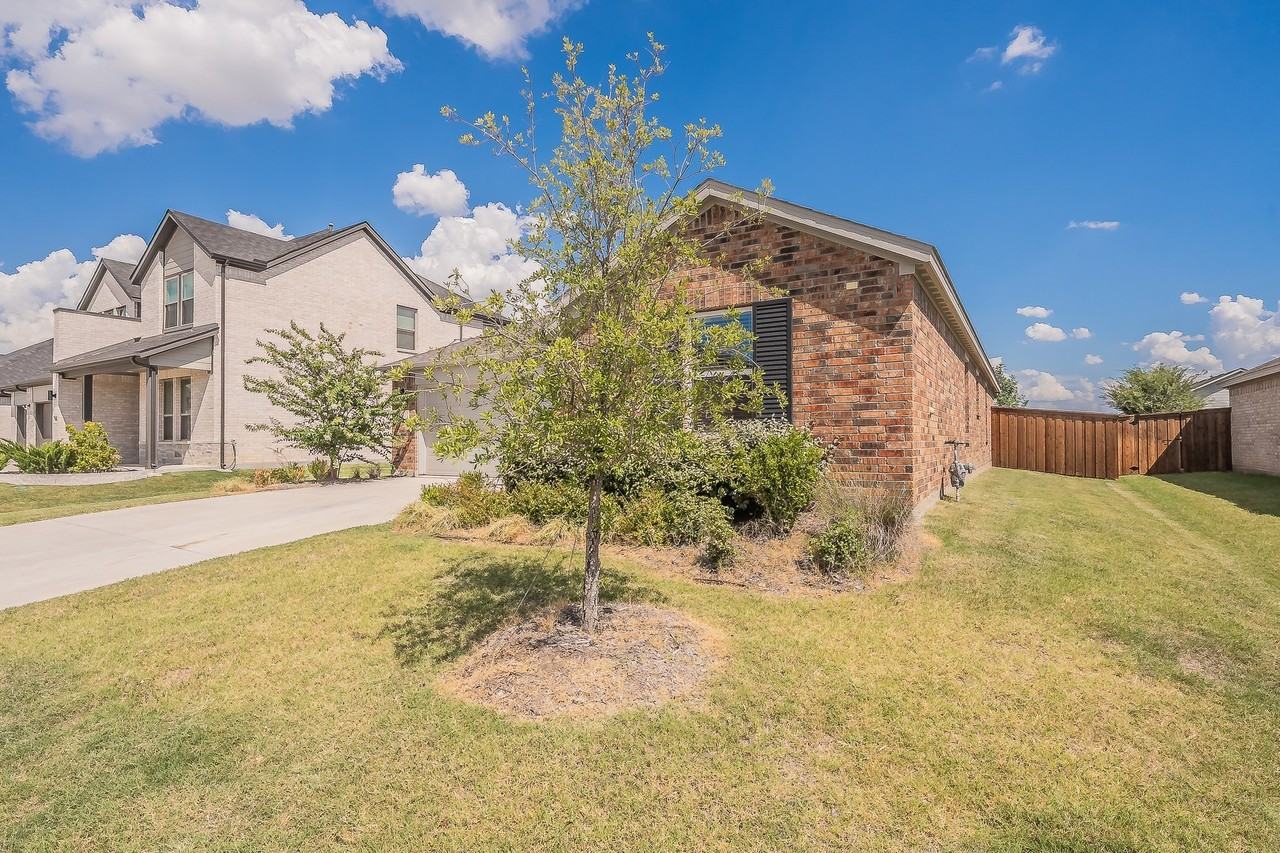 14724 Blanco Bistro Street - Photo 3 of 33