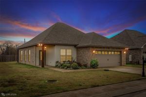 featured image of 1920 Valdemar Pl