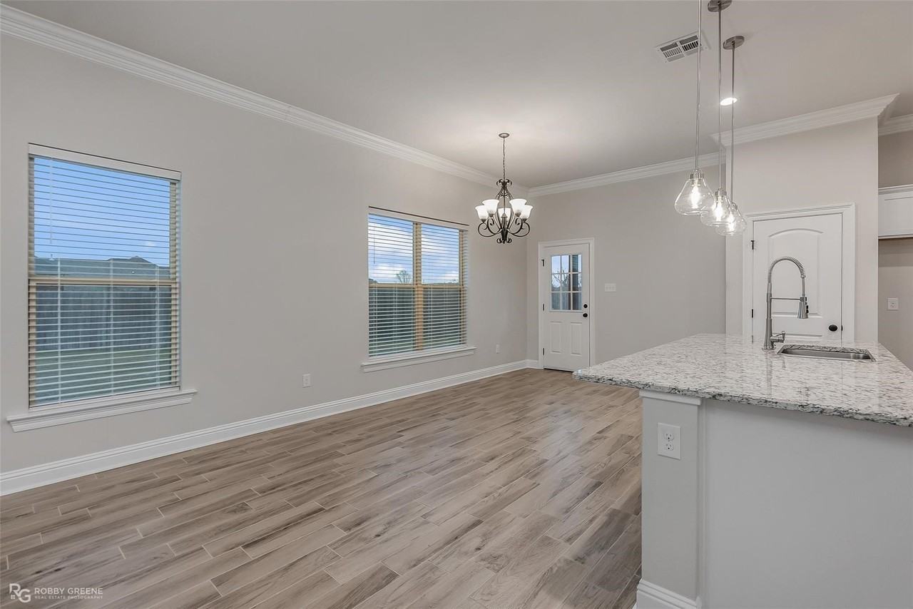 1920 Valdemar Pl - Photo 3 of 25