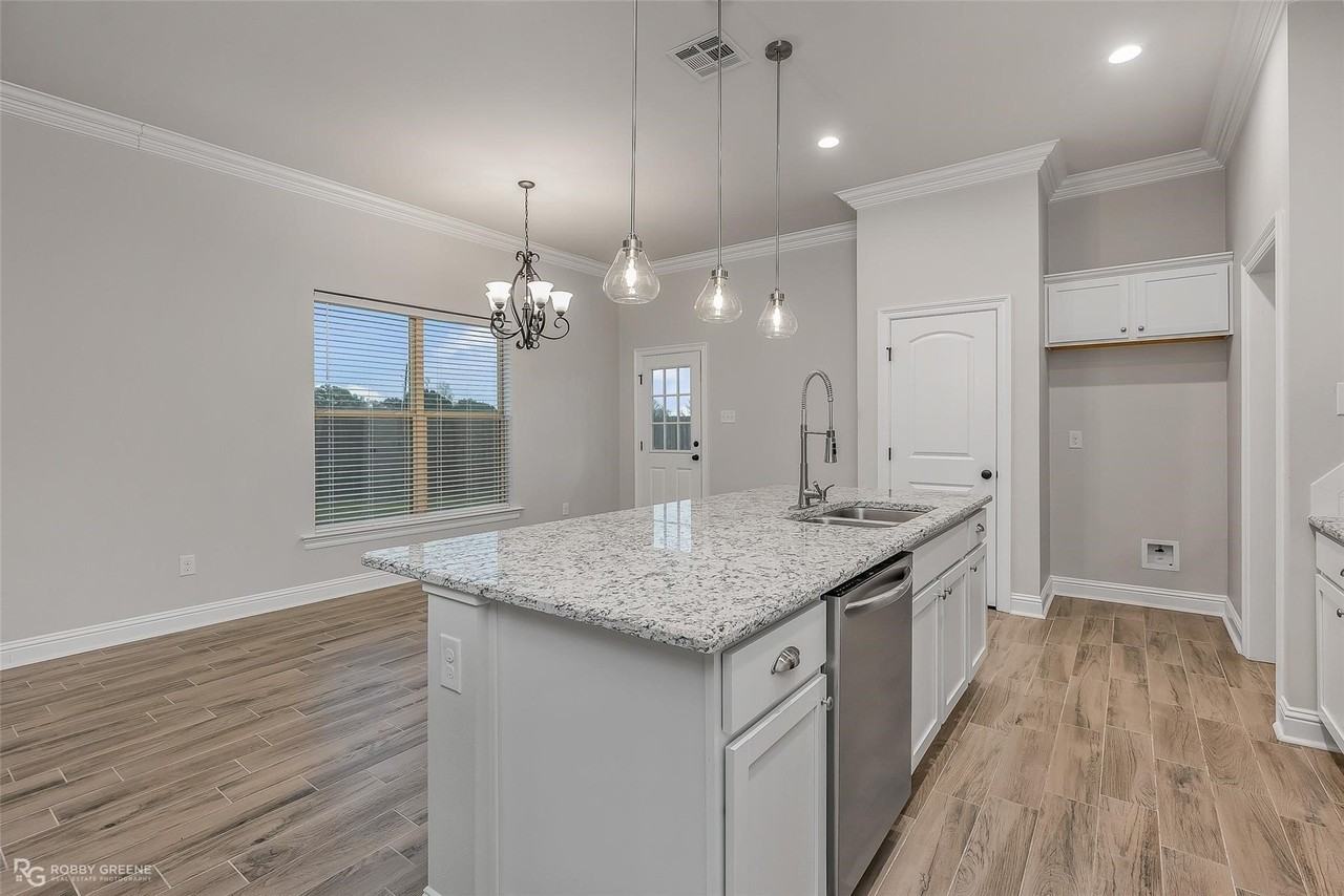 1920 Valdemar Pl - Photo 4 of 25