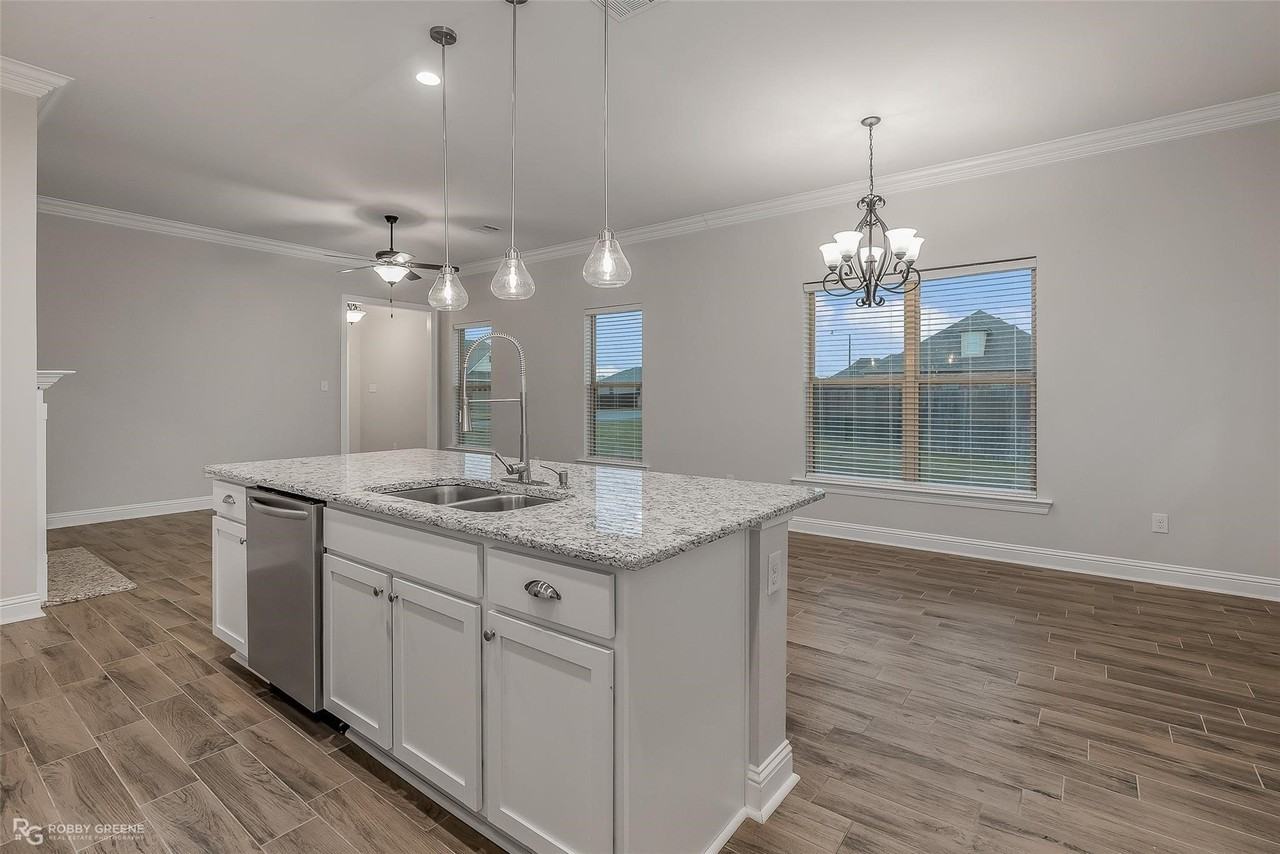 1920 Valdemar Pl - Photo 5 of 25