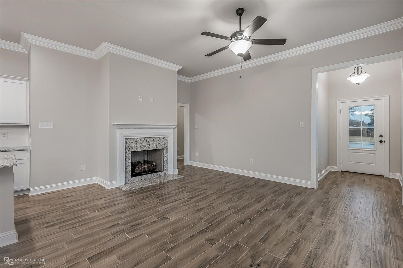 1920 Valdemar Pl - Photo 7 of 25