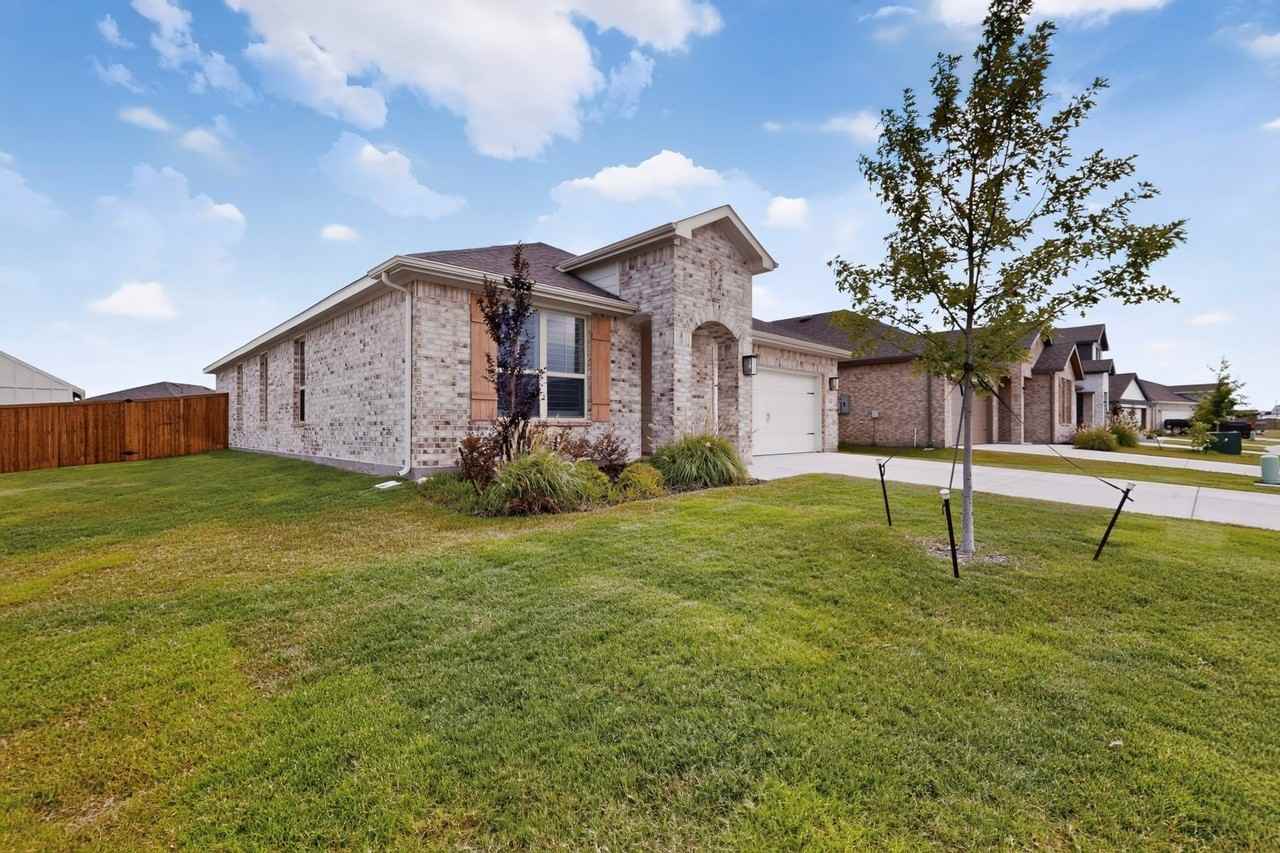 114 Drovers Dr - Photo 2 of 40