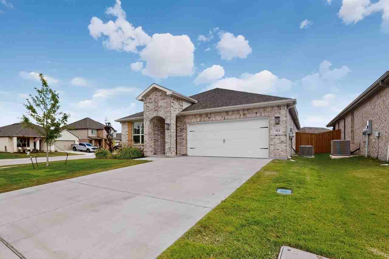 114 Drovers Dr - Photo 3 of 40