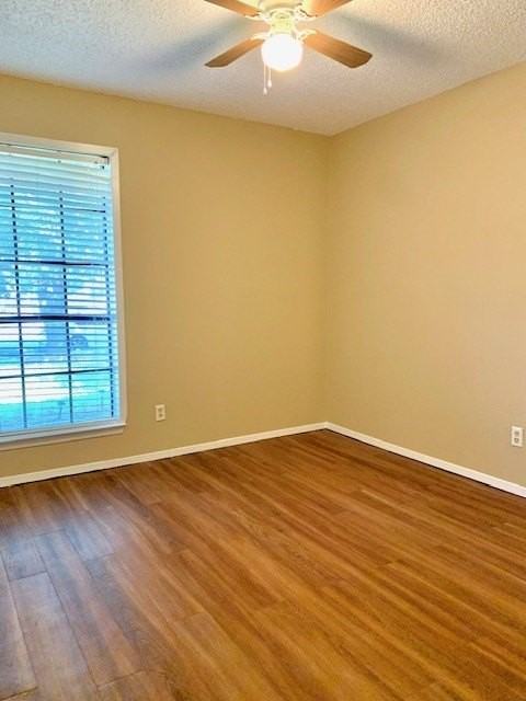 1301 N Knowles Dr - Photo 6 of 13