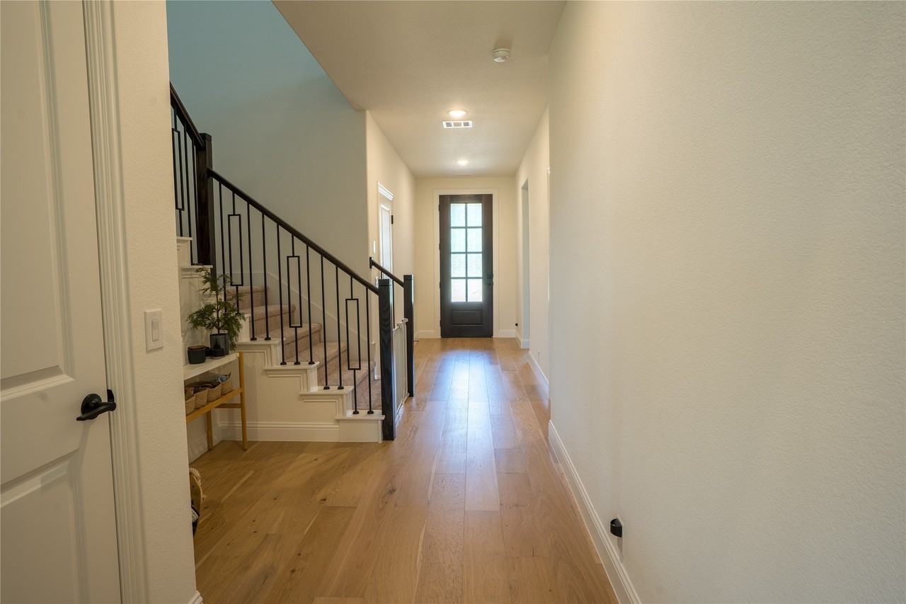 4370 Lavina Ln - Photo 5 of 34
