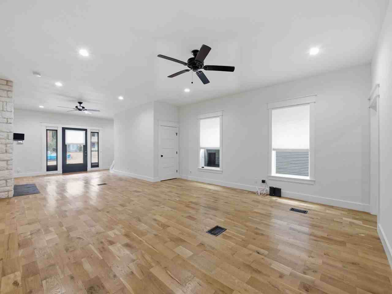 1209 Kings Hwy - Photo 5 of 27