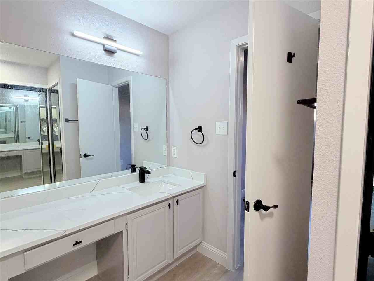 5757 Martel Ave #B05 - Photo 6 of 7
