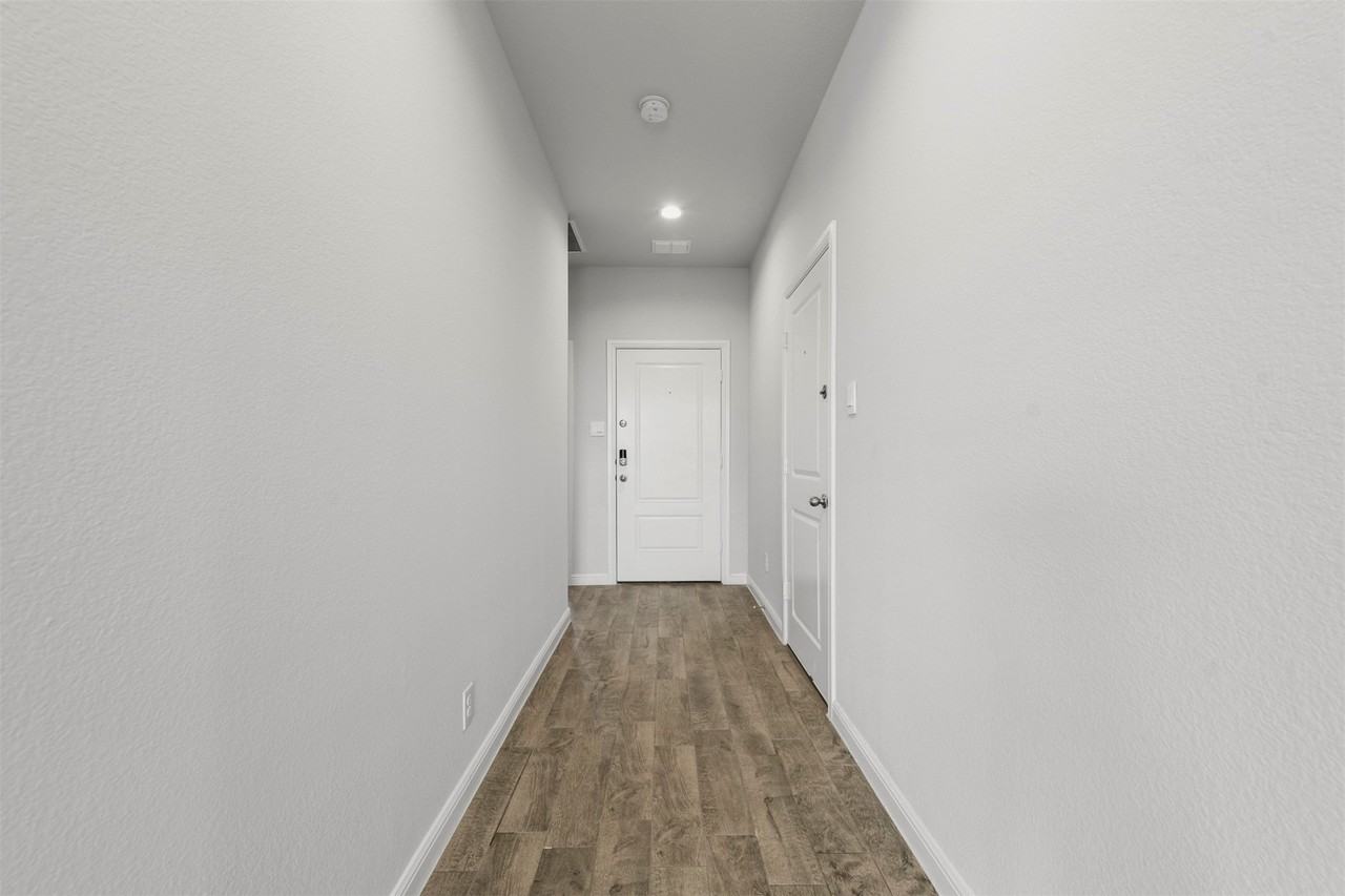 131 Orchard Pines Pl - Photo 2 of 19