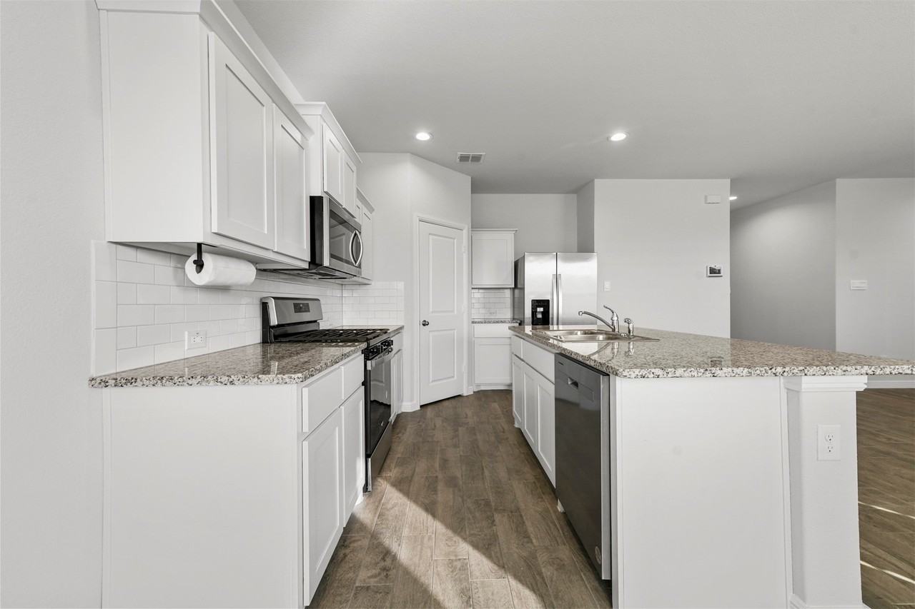 131 Orchard Pines Pl - Photo 4 of 19