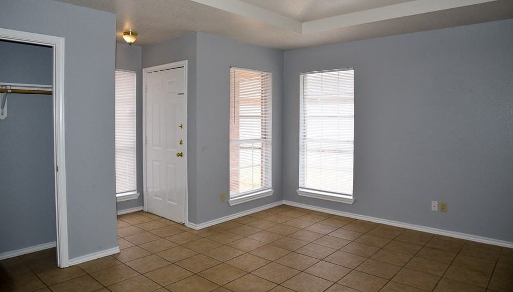 602 Crestridge Ct #B - Photo 3 of 12
