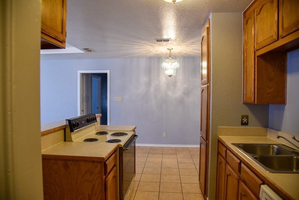 602 Crestridge Ct #B - Photo 7 of 12