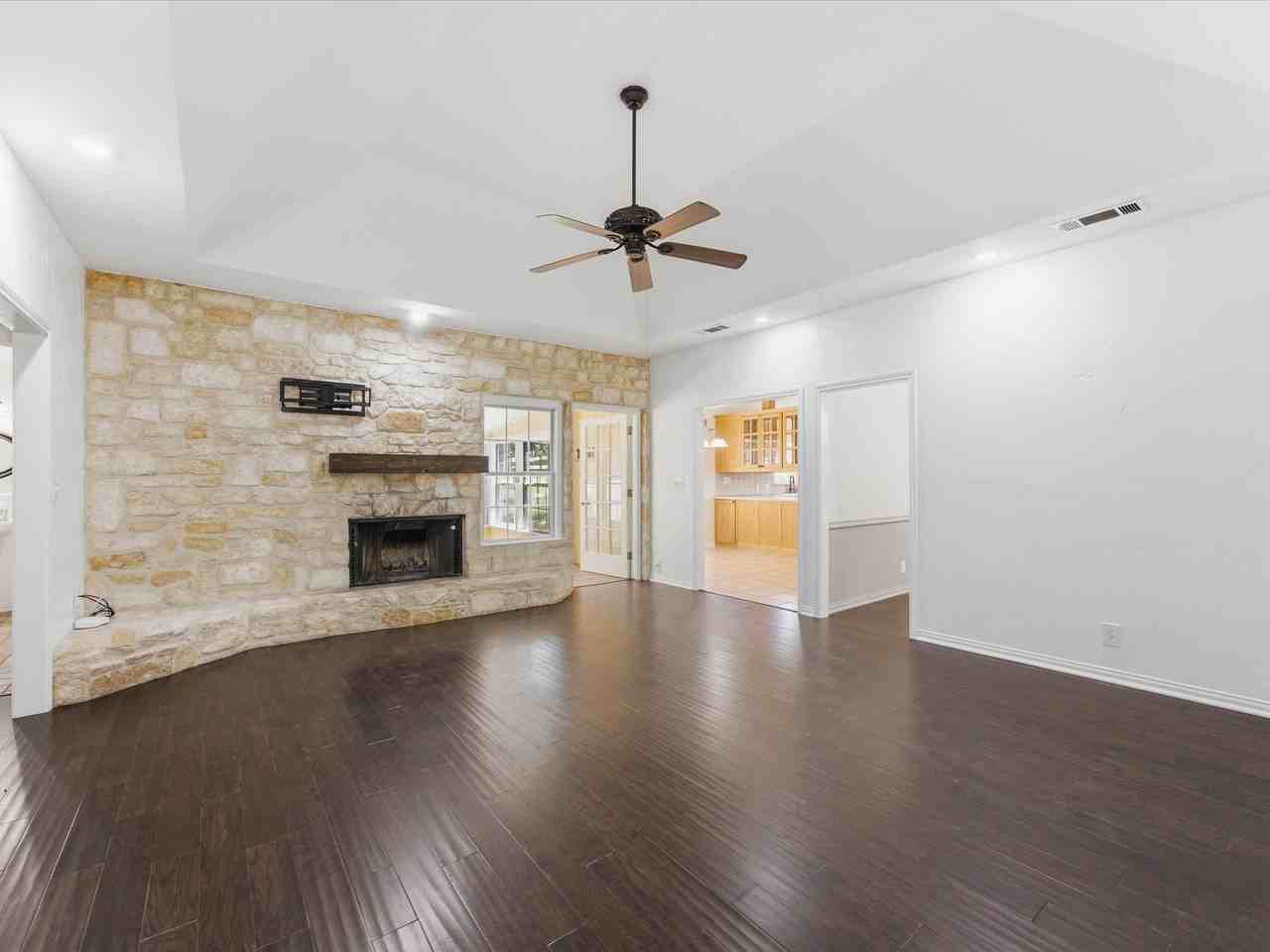 1025 Burchbury Trl - Photo 3 of 38