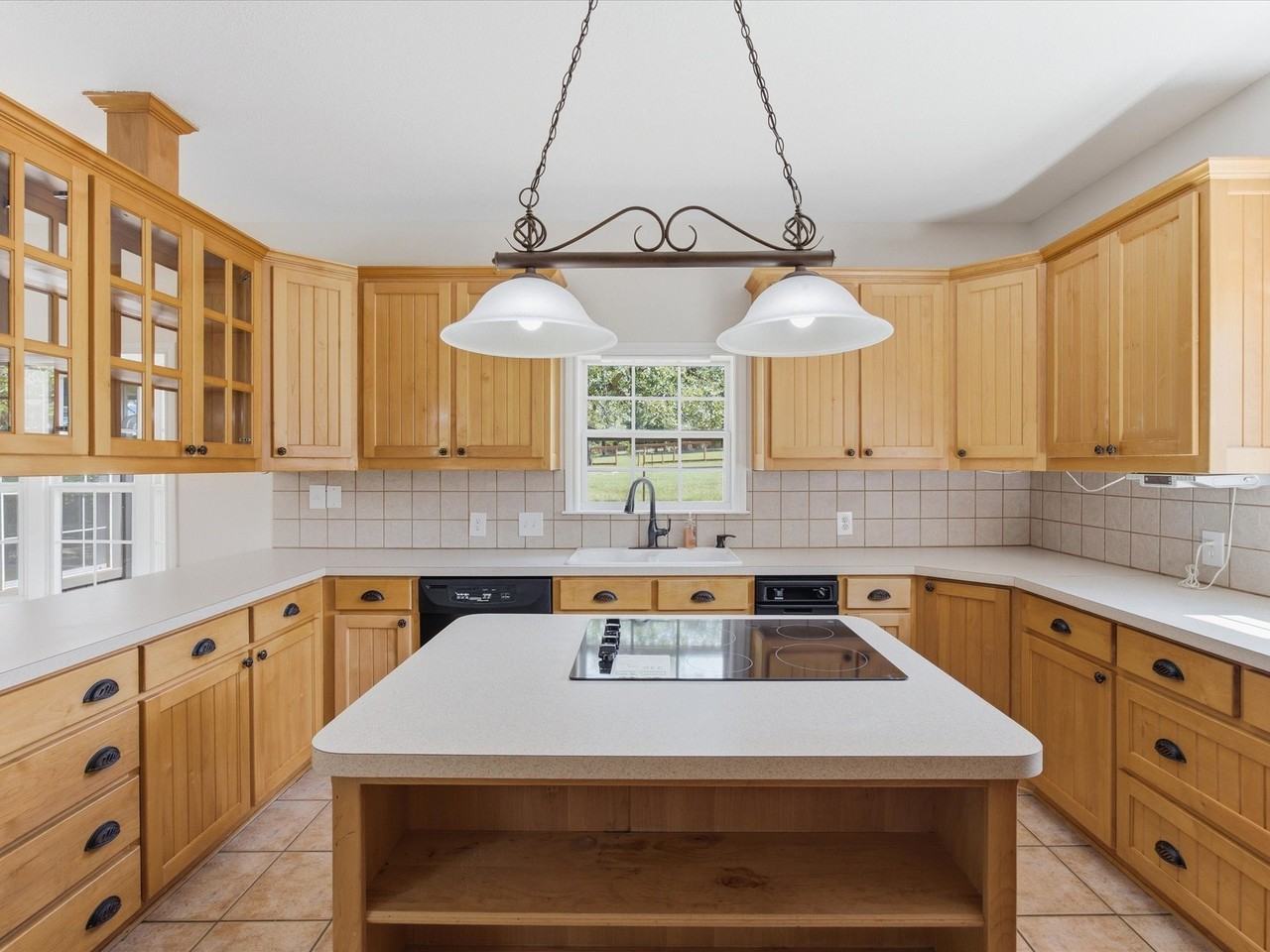 1025 Burchbury Trl - Photo 5 of 38