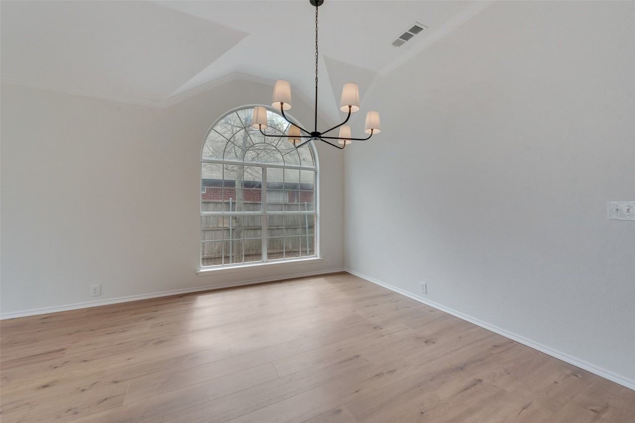 7307 Cresson Dr - Photo 5 of 21