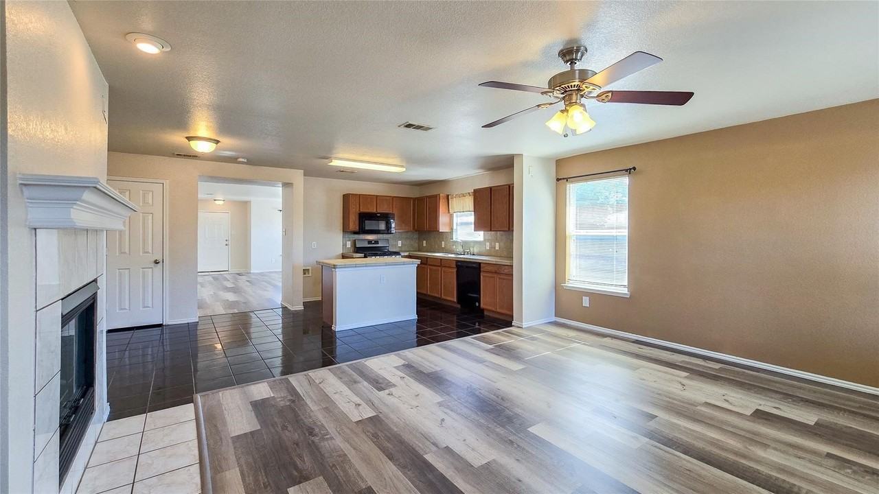 12453 Peak Cir - Photo 4 of 23