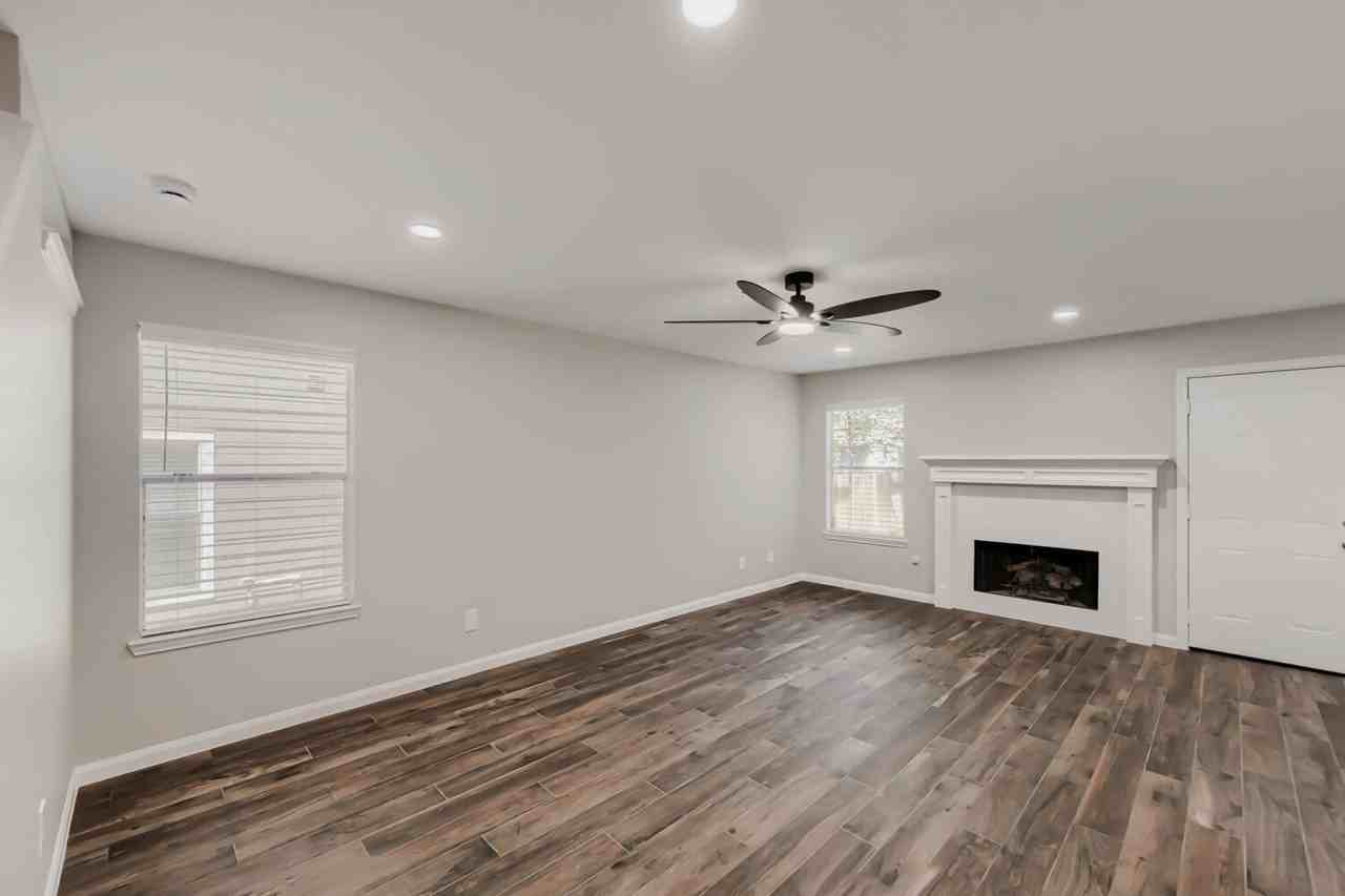 11 Wineberry Pl - Photo 2 of 22