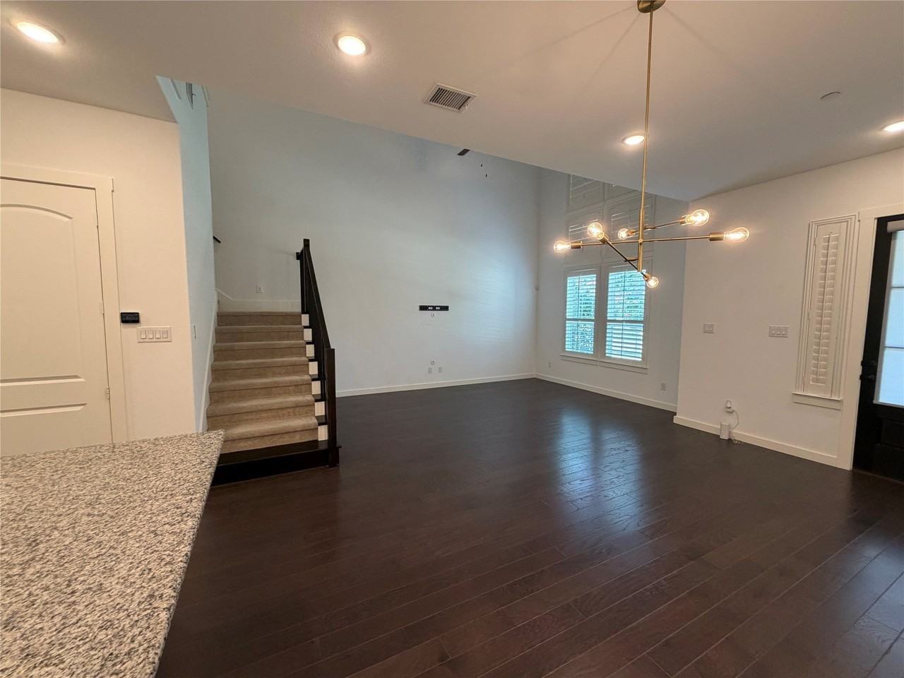 7305 Sprangletop St - Photo 4 of 19
