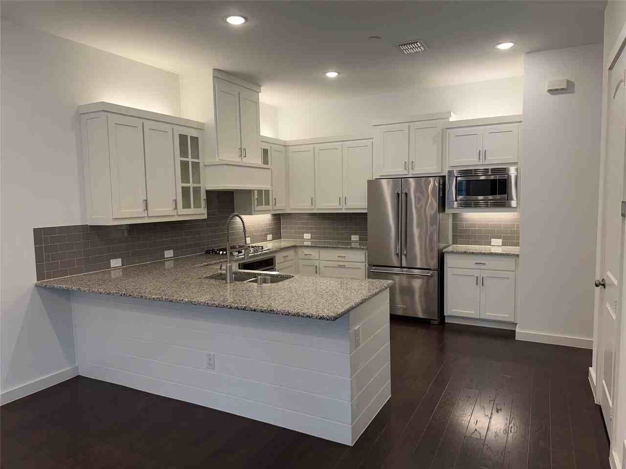 7305 Sprangletop St - Photo 6 of 19