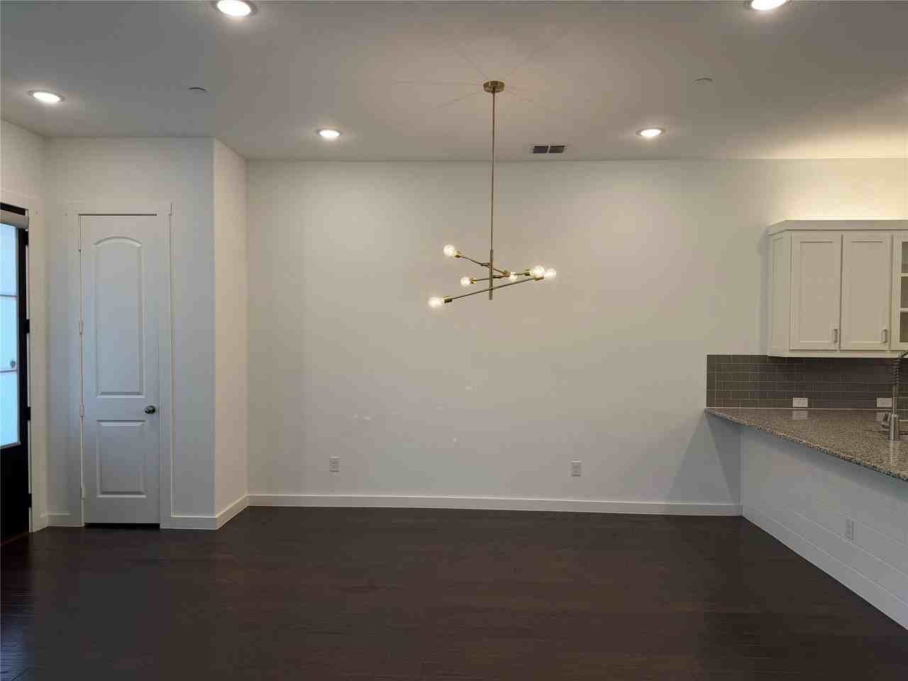 7305 Sprangletop St - Photo 7 of 19
