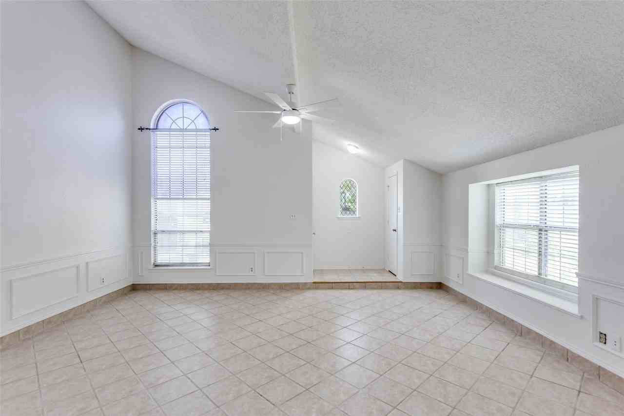 6 Tanager Ct - Photo 5 of 18