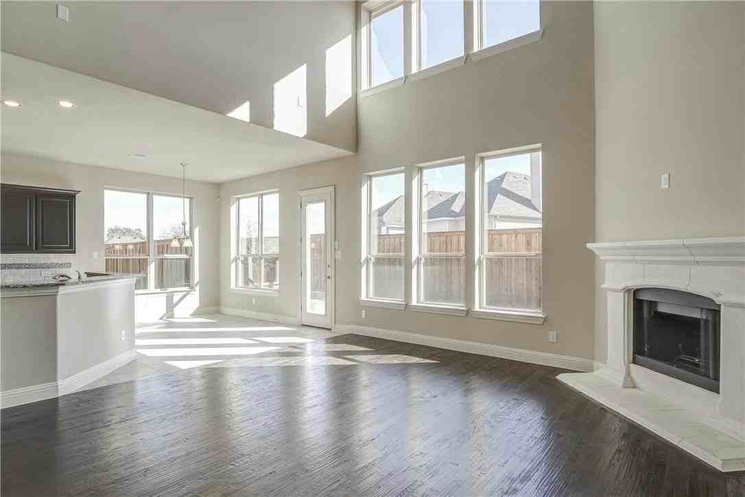 7592 Plowman Ln - Photo 3 of 31