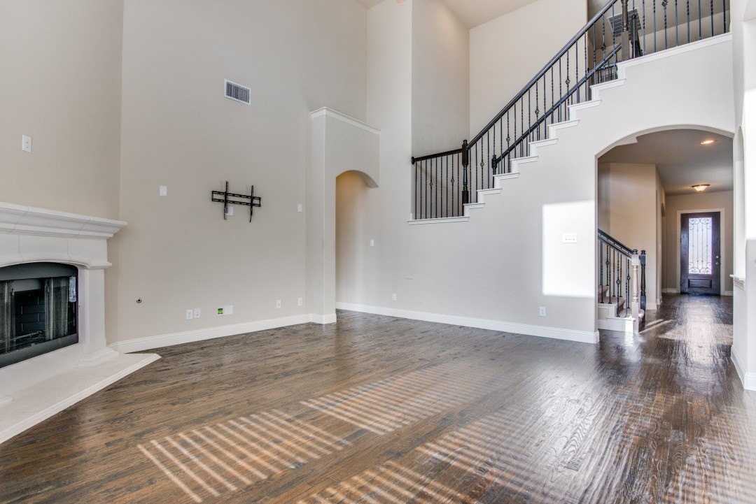 7592 Plowman Ln - Photo 5 of 31
