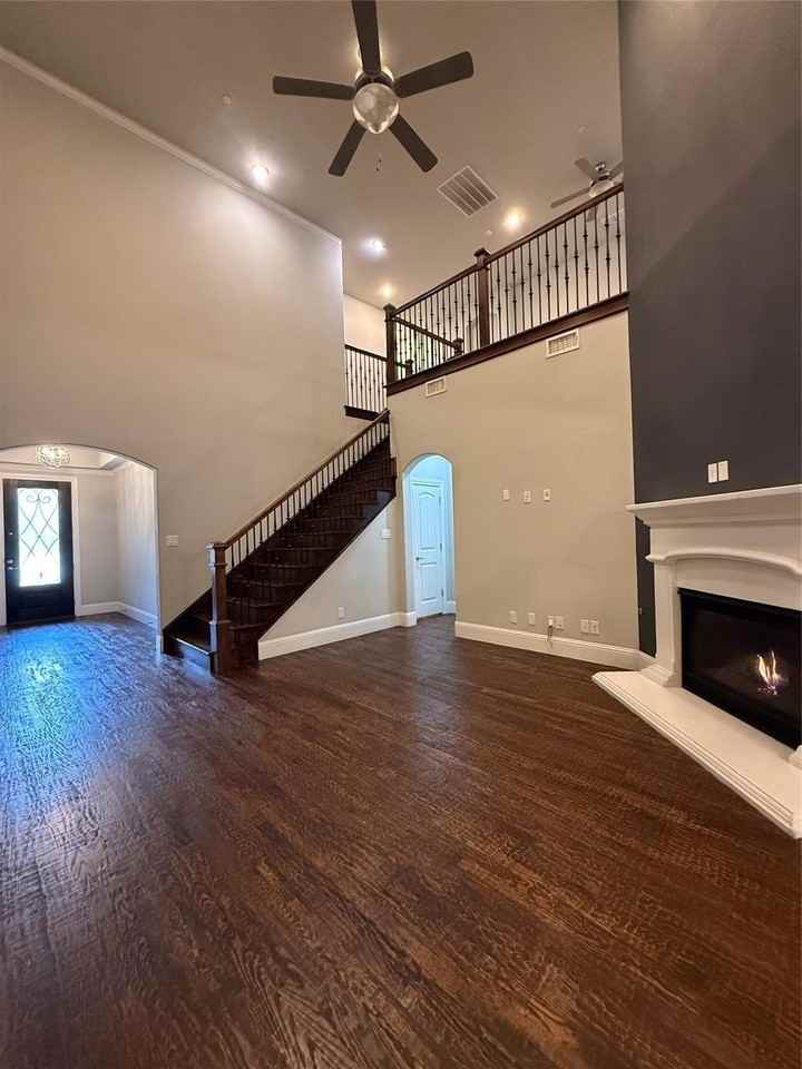 4229 Colton Dr - Photo 3 of 31