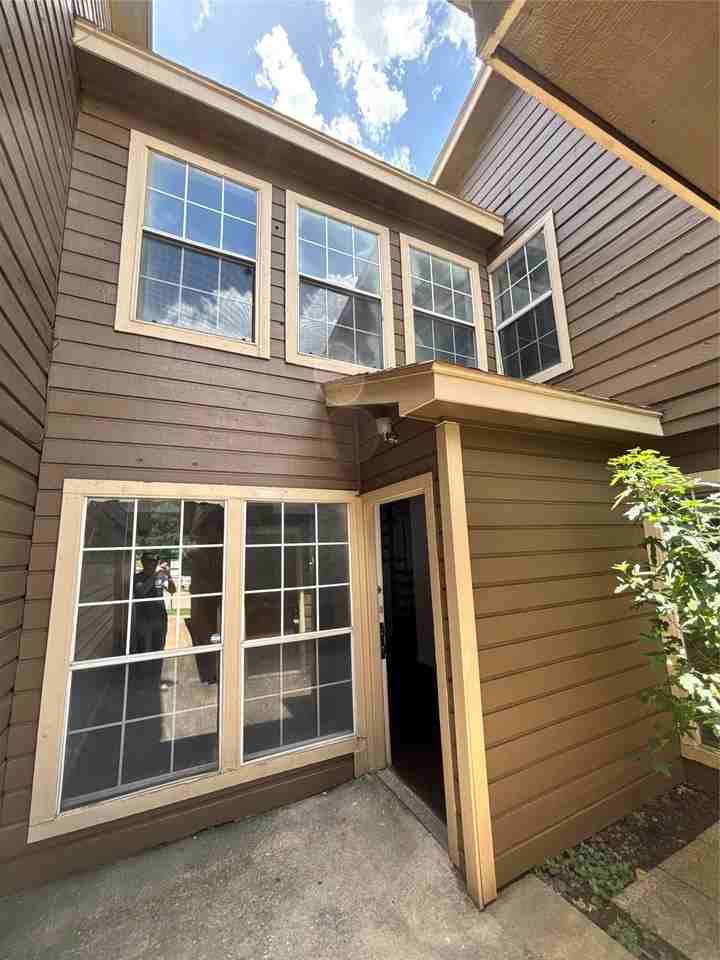 804 Saint Andrews Ct - Photo 4 of 19