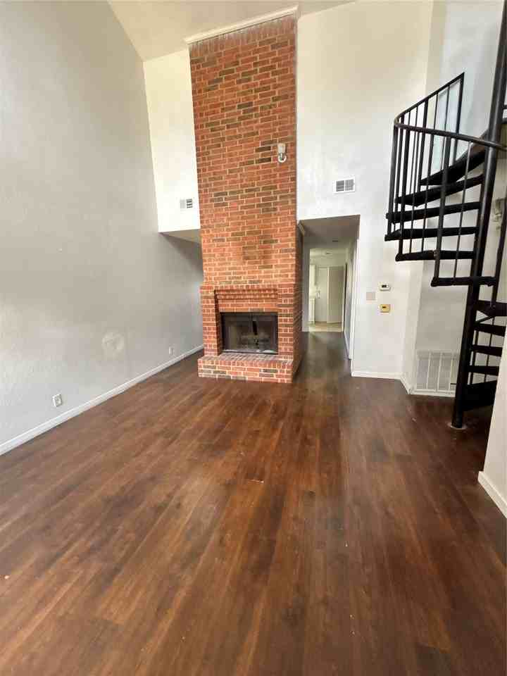 804 Saint Andrews Ct - Photo 5 of 19