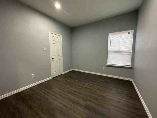 7411 Novella Dr - Photo 6 of 12