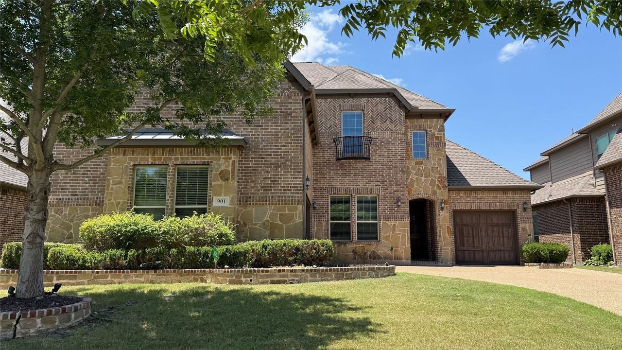 901 Colby Dr - Photo 2 of 6