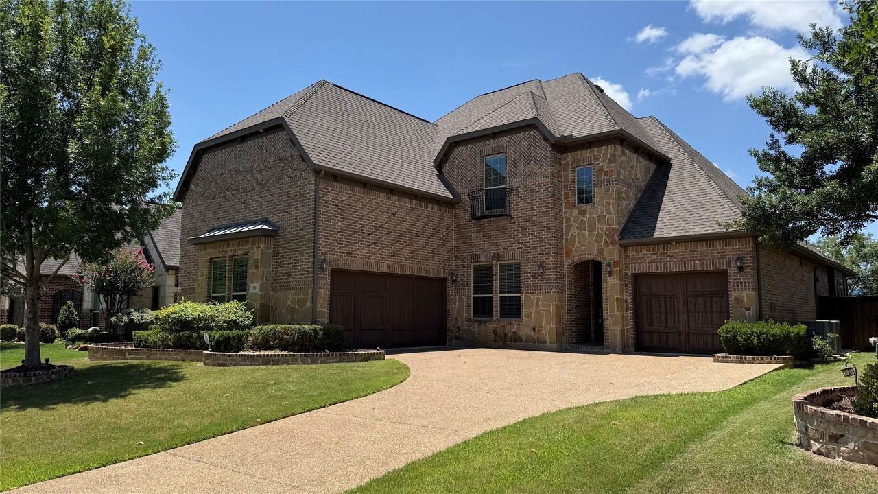 901 Colby Dr - Photo 3 of 6