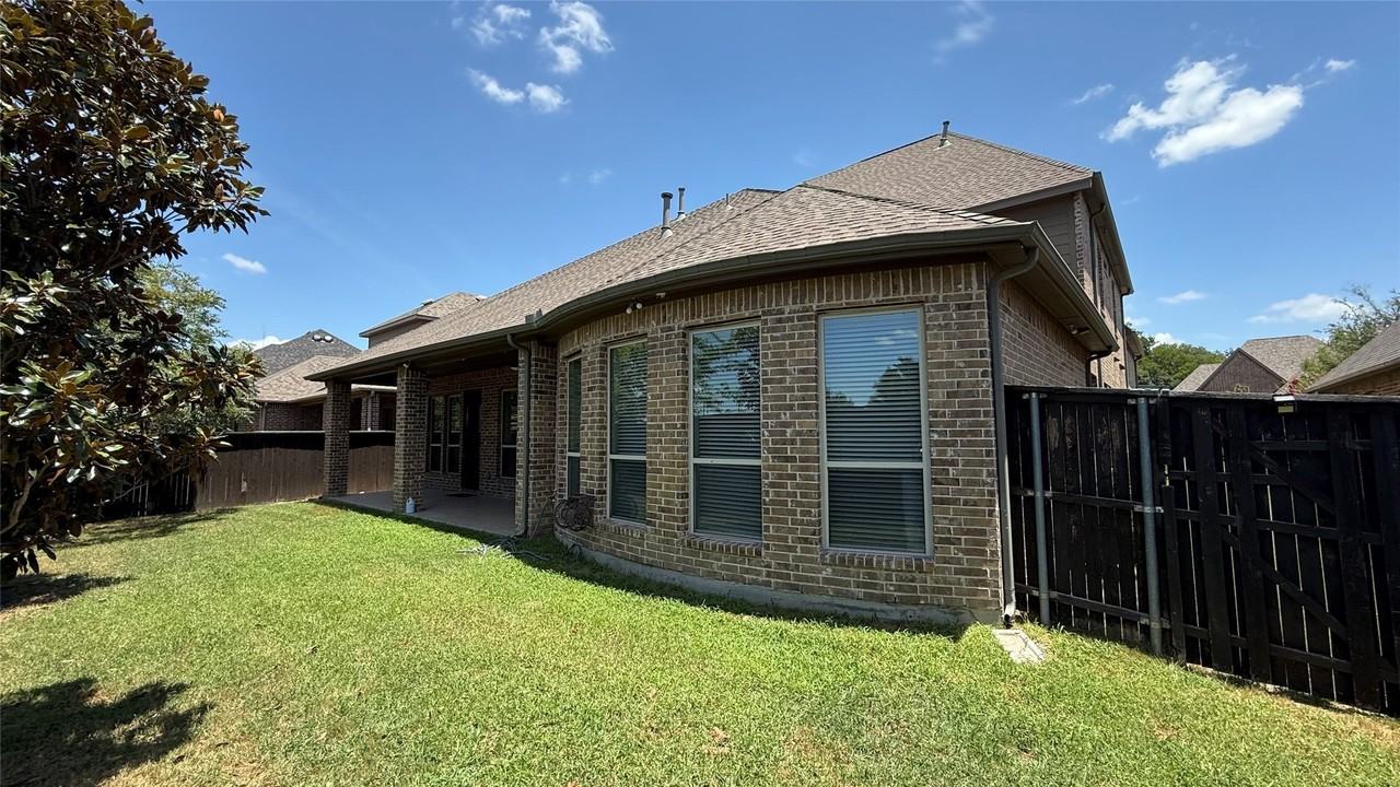 901 Colby Dr - Photo 5 of 6