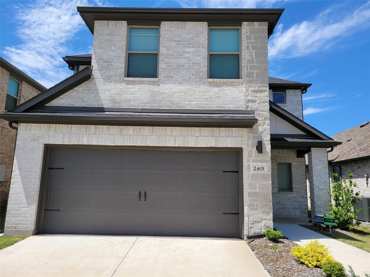2401 Green River Rd - Photo 3 of 11
