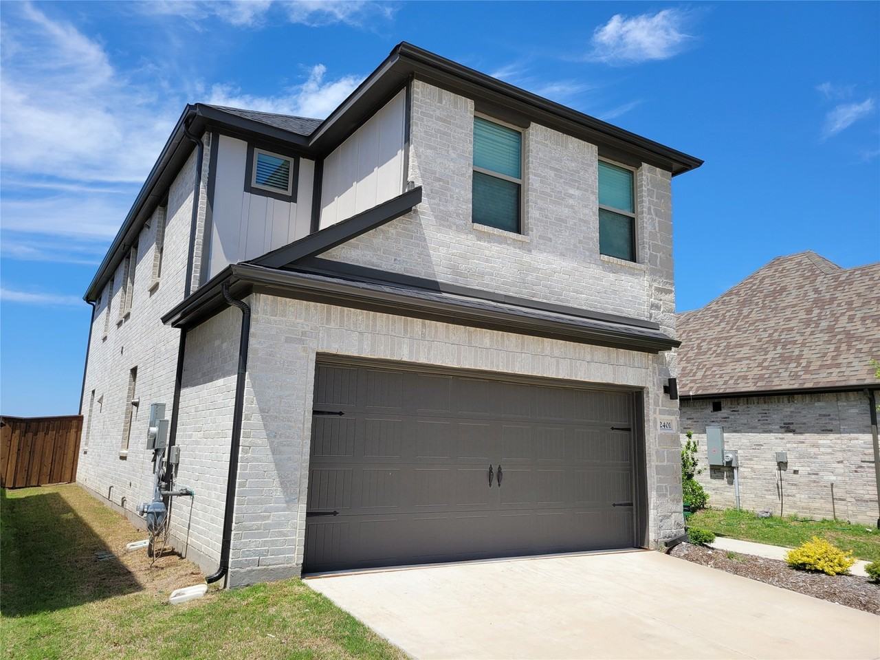 2401 Green River Rd - Photo 4 of 11