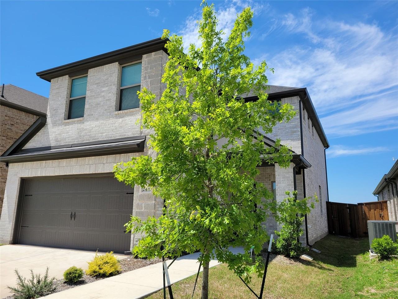 2401 Green River Rd - Photo 5 of 11