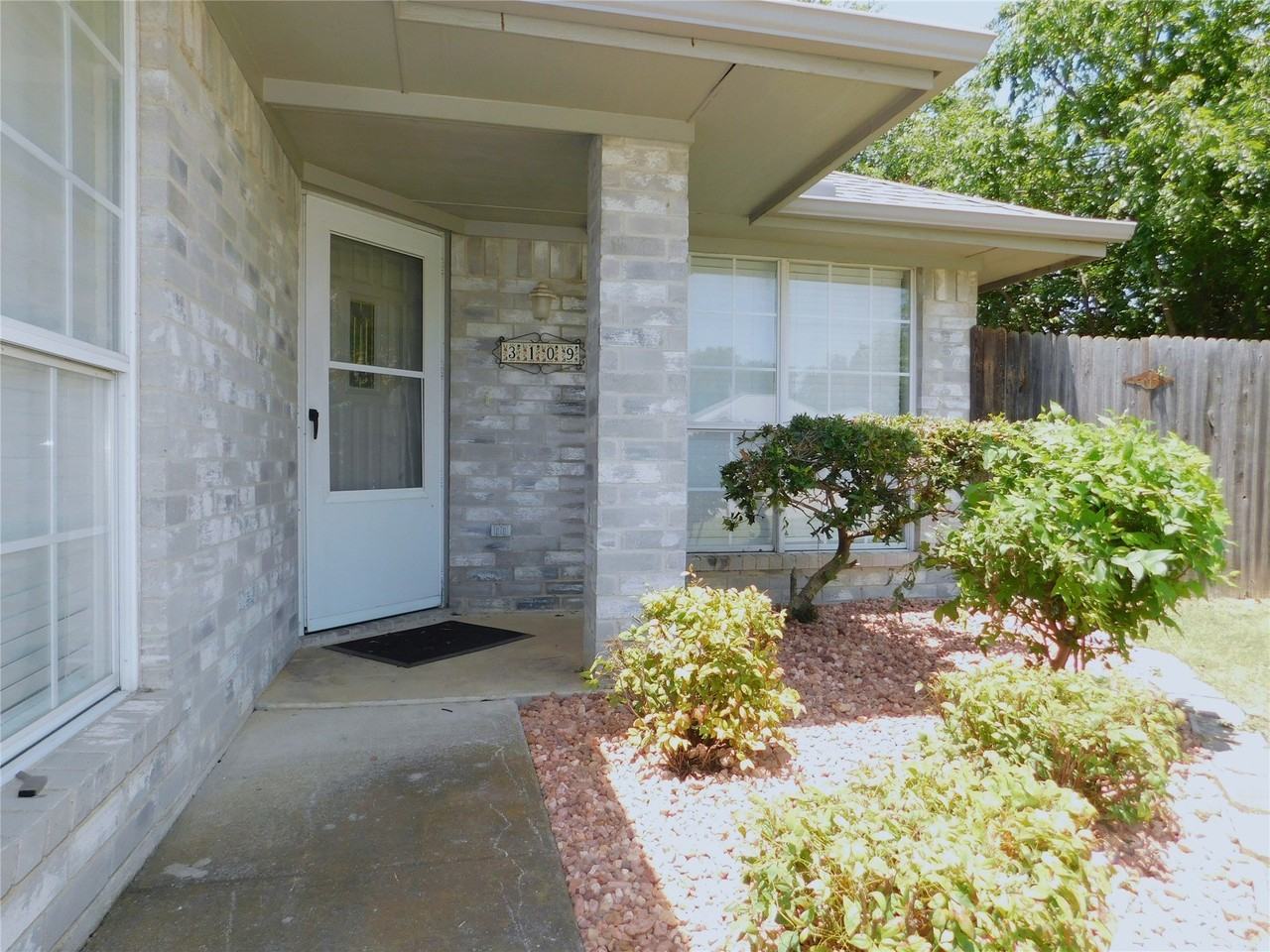 3109 N Bell Ave - Photo 3 of 38