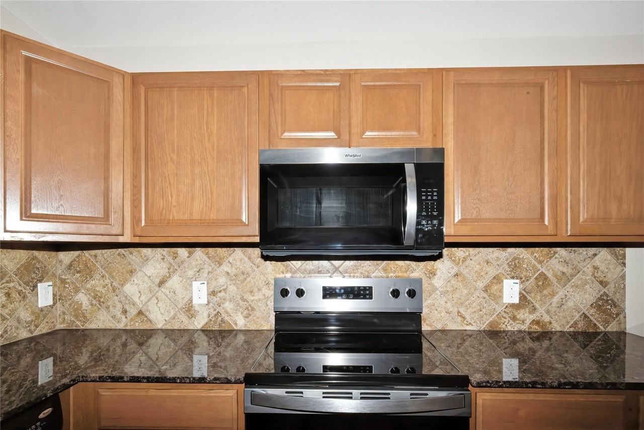 3905 Vista Mar Dr - Photo 5 of 33