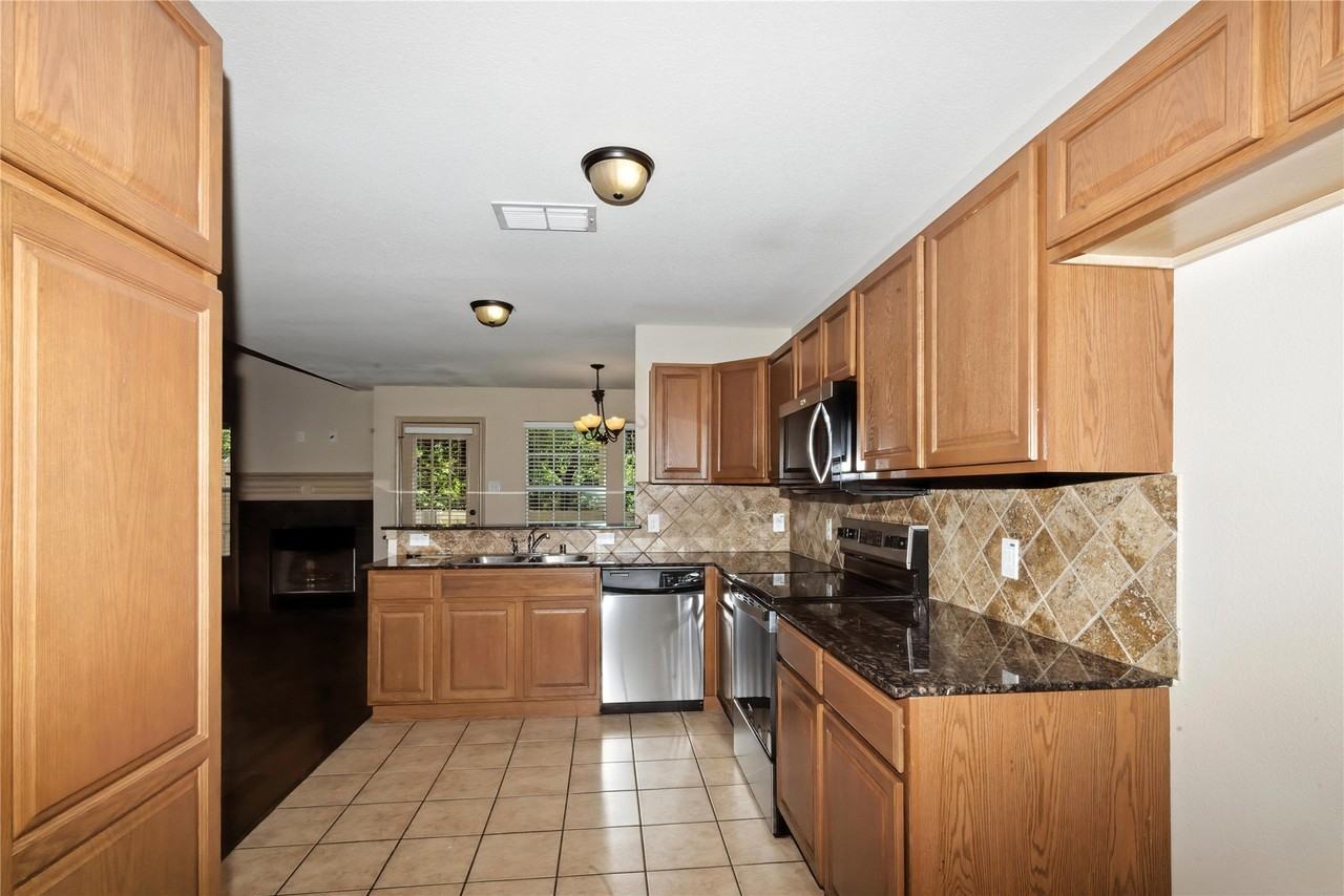 3905 Vista Mar Dr - Photo 6 of 33