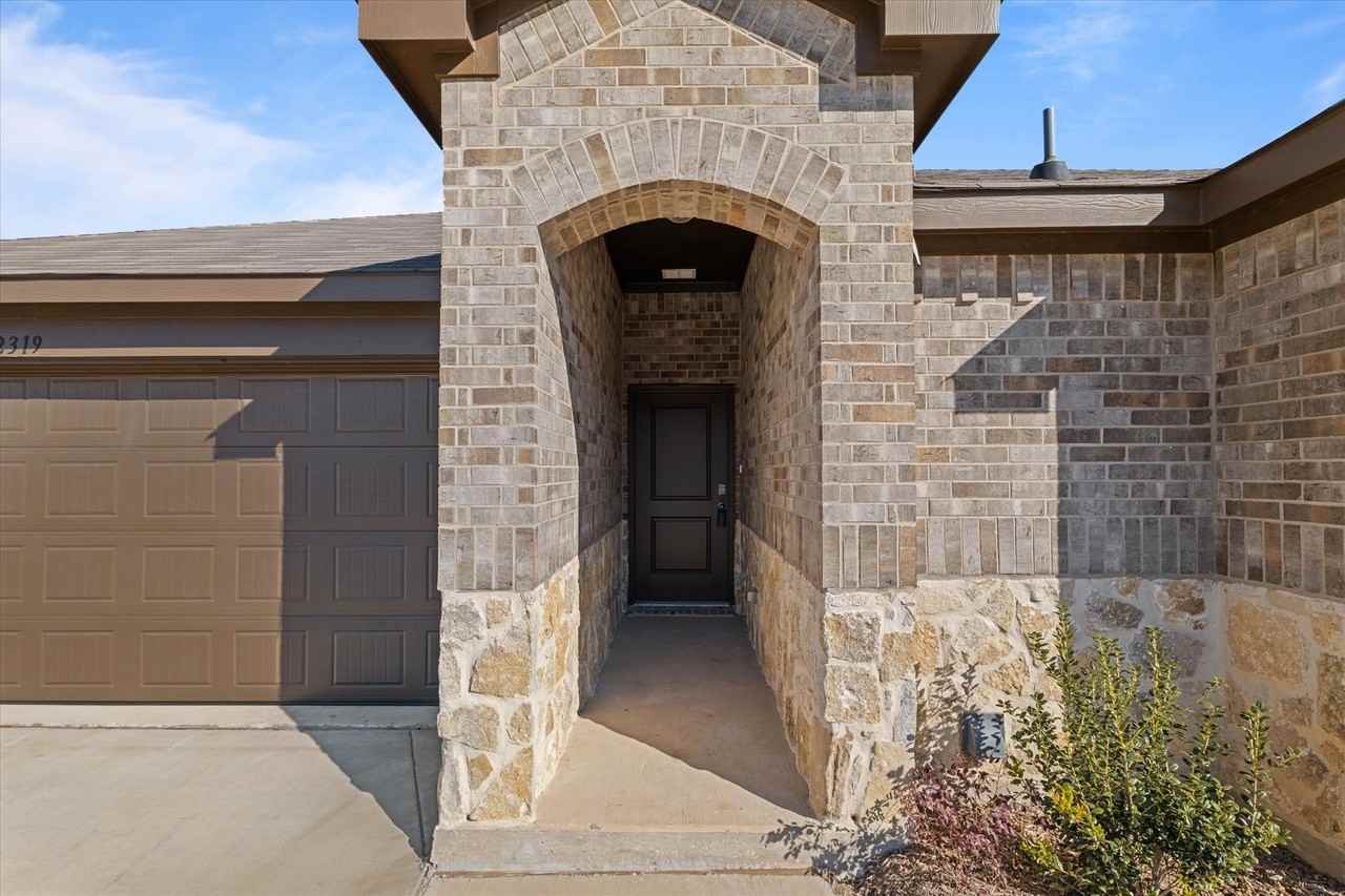 2319 Burleson Rd - Photo 2 of 24