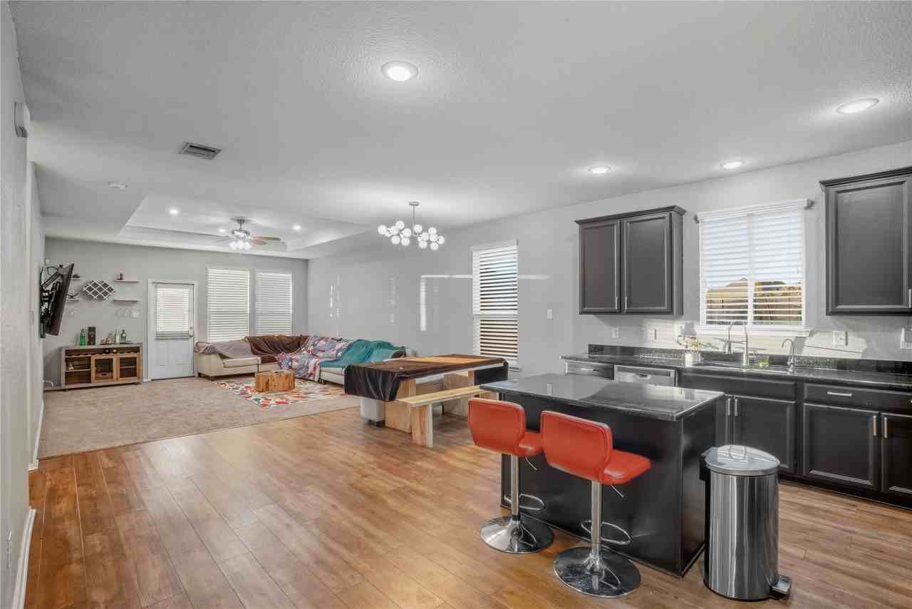 8101 Kurgan Trl - Photo 3 of 40