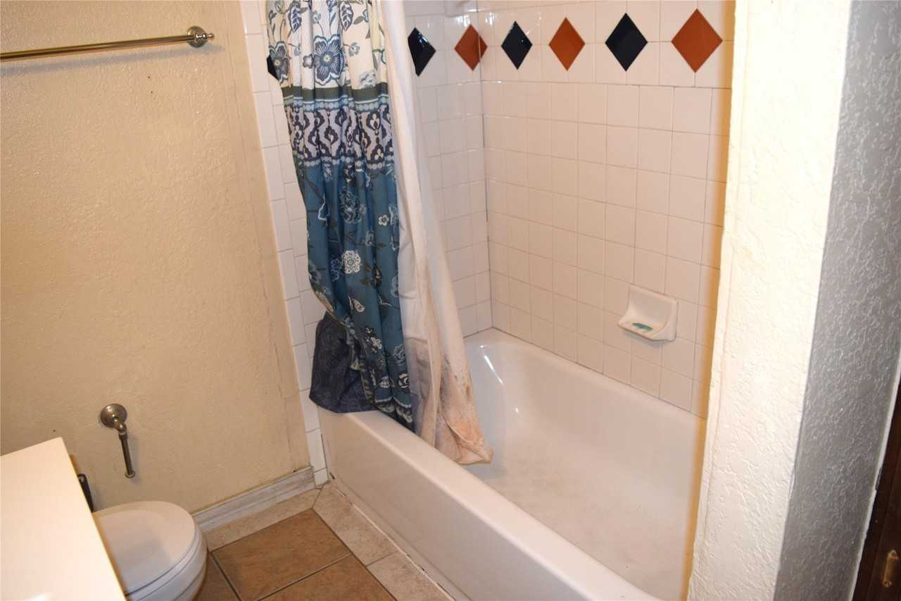 1806 Family Cir - Photo 4 of 24