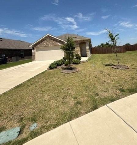 915 Presleigh Dr - Photo 3 of 23