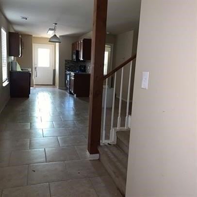 927 Parkplace Rdg - Photo 2 of 12