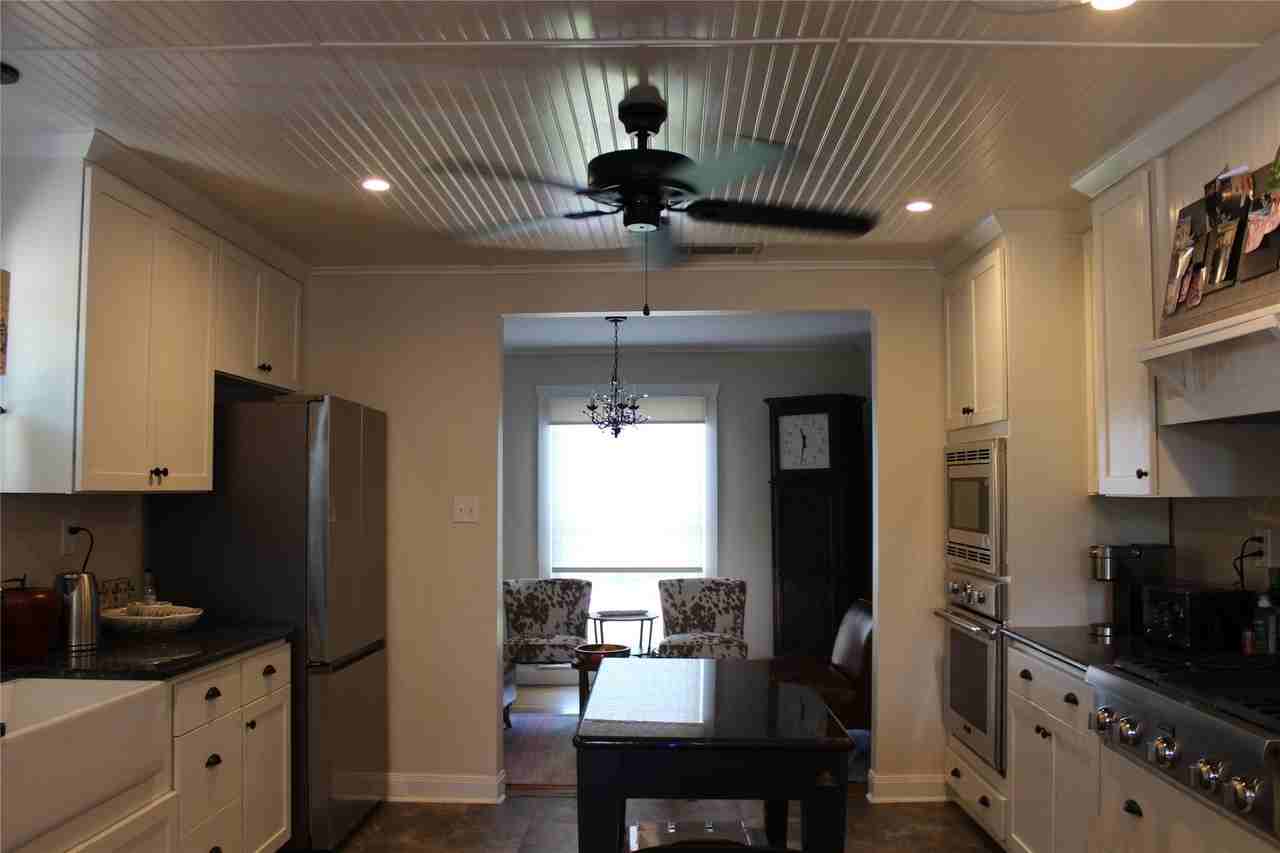 420 E Franklin St - Photo 4 of 18